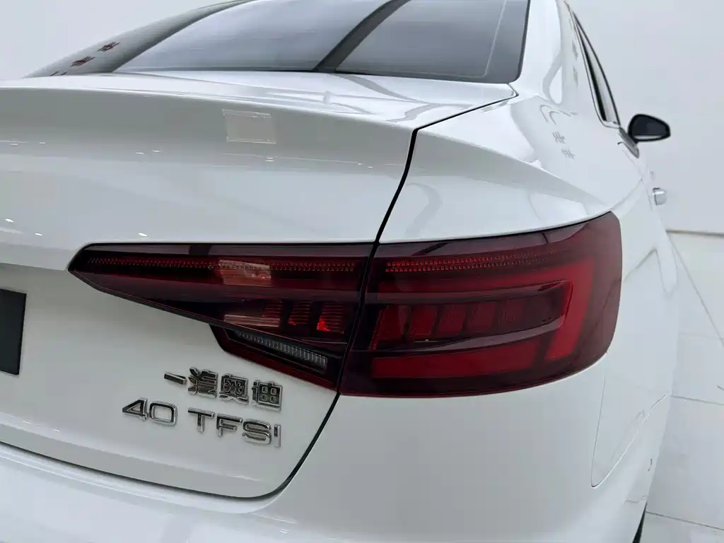 Audi A4L 2019 — фото 27