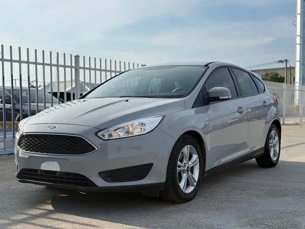 Ford Focus 2019 — фото 2