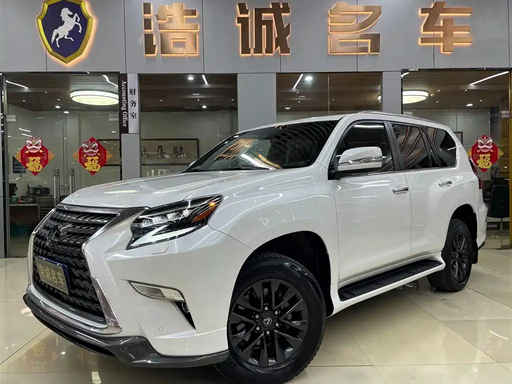 Lexus GX 2022 — фото 1