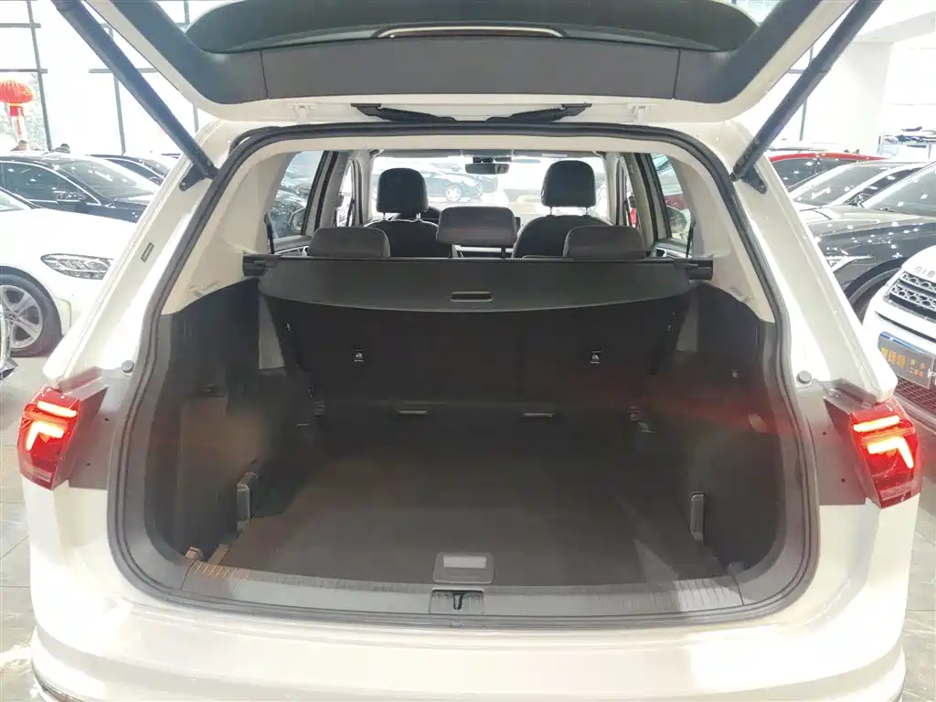 Volkswagen Tiguan L 2022 — фото 19