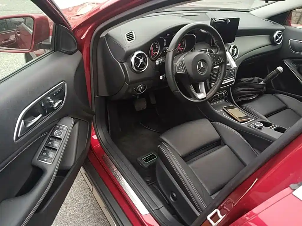 Mercedes-Benz GLA 2017 — фото 16