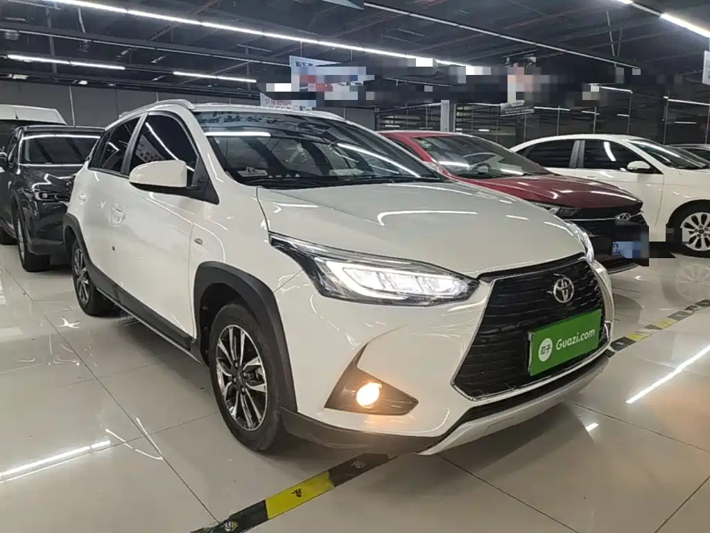 Toyota Yaris L 2023 — фото 4