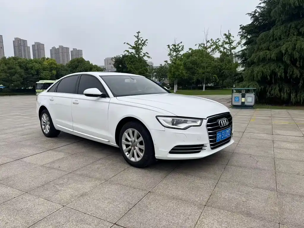 Audi A6L 2015 — фото 1