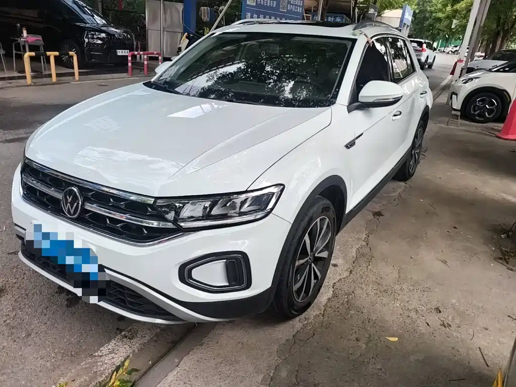 Volkswagen T-Roc 2023 — фото 1