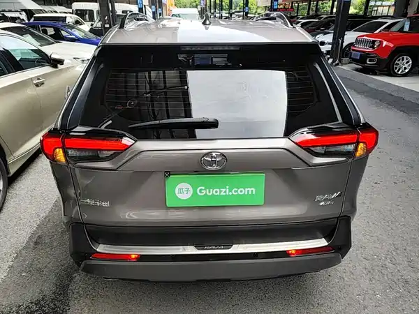 Toyota RAV4 2021