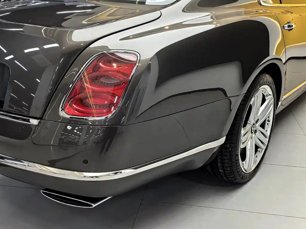 Bentley Mulsanne 2015 — фото 8