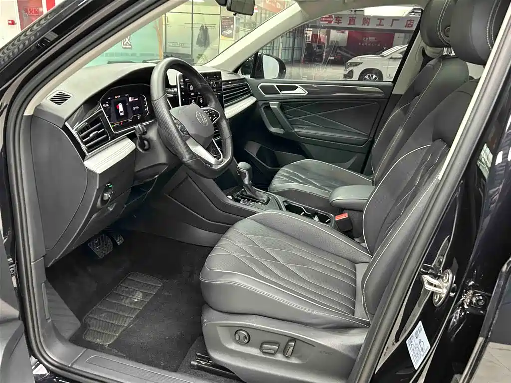 Volkswagen Tiguan L 2023 — фото 11
