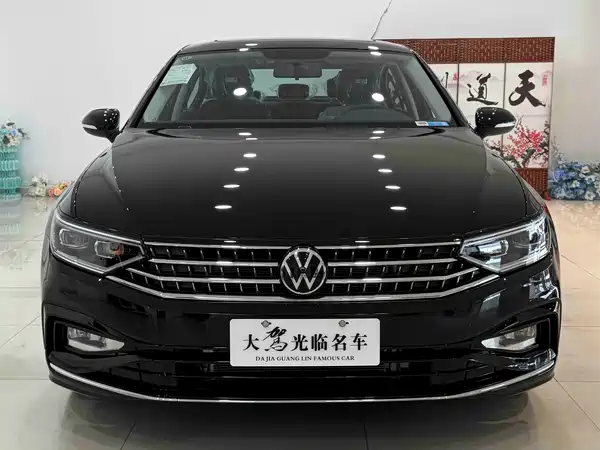 Volkswagen Magotan 2025