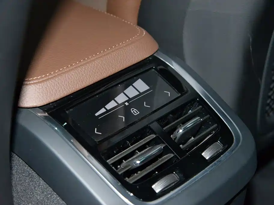 Volvo V90 2023 — фото 11