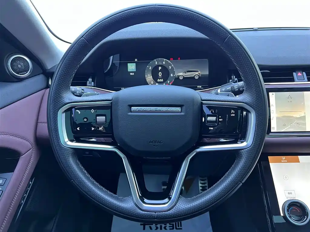 Land Rover Evoque 2024 — фото 11