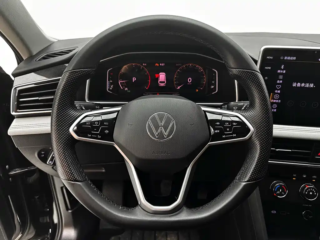 Volkswagen Tiguan L 2022 — фото 11