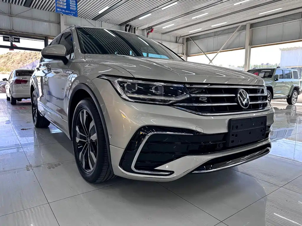 Volkswagen Tiguan L 2021 — фото 3