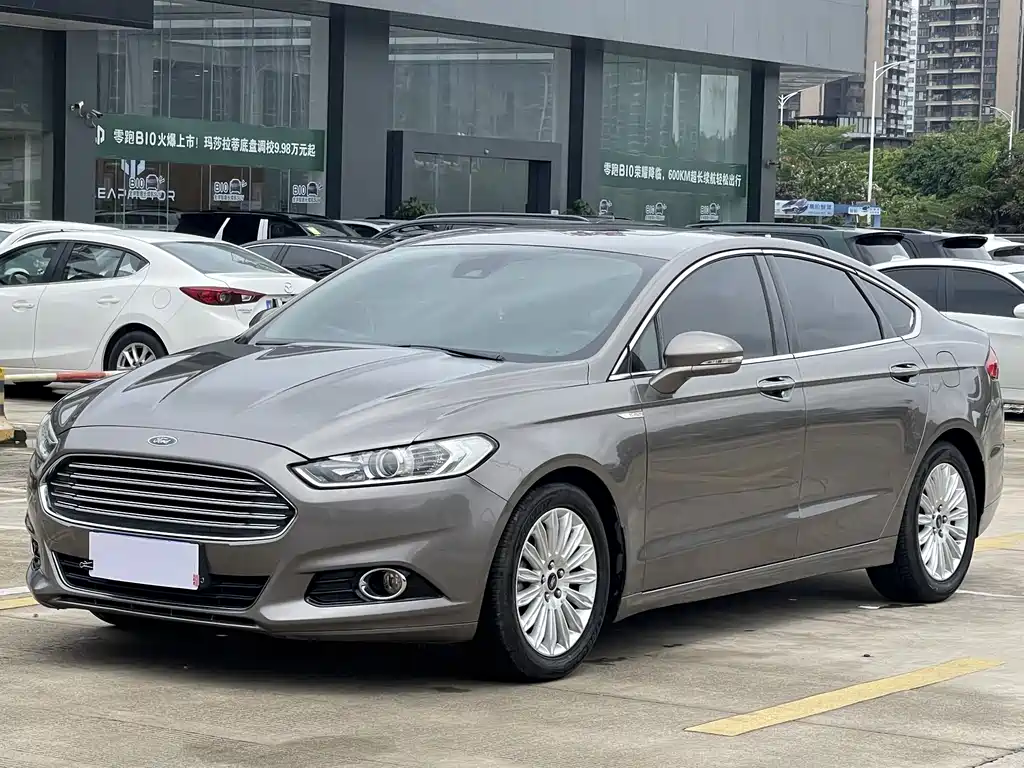 Ford Mondeo 2014 — фото 1