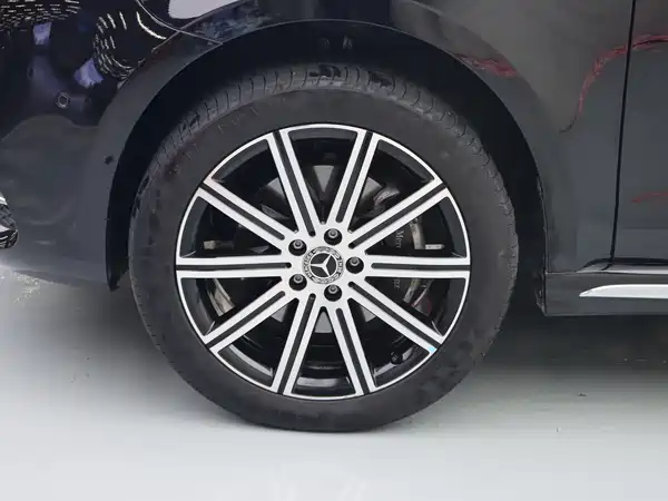 Mercedes-Benz V-Class 2024