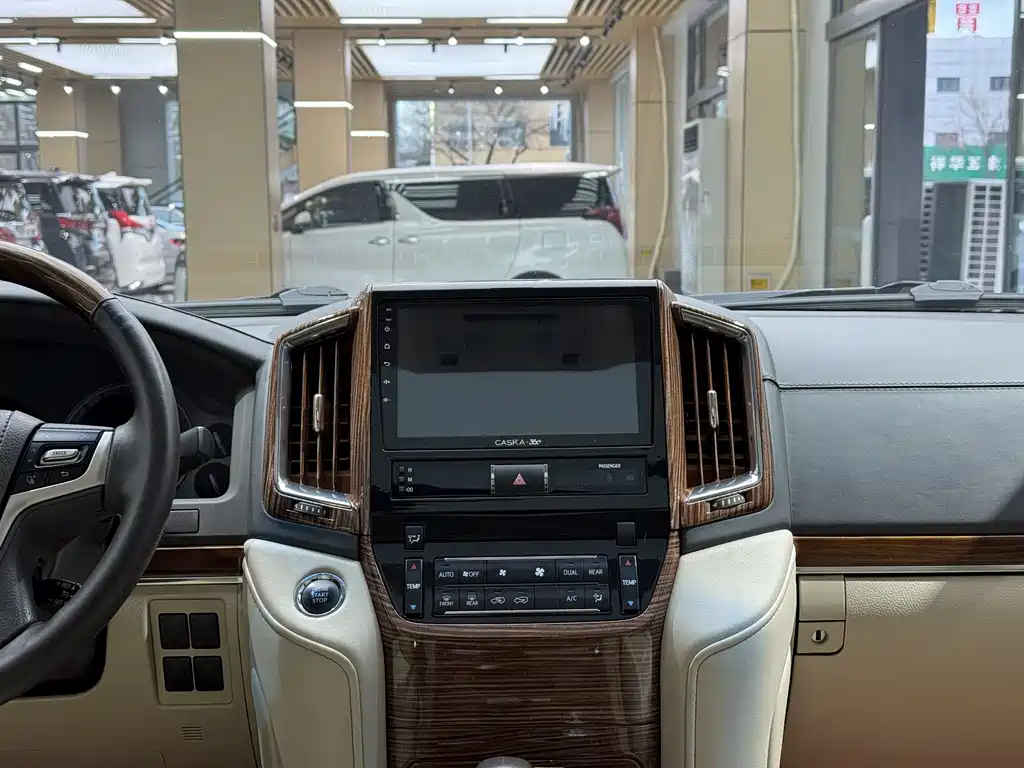 Toyota Land Cruiser 2019 — фото 11