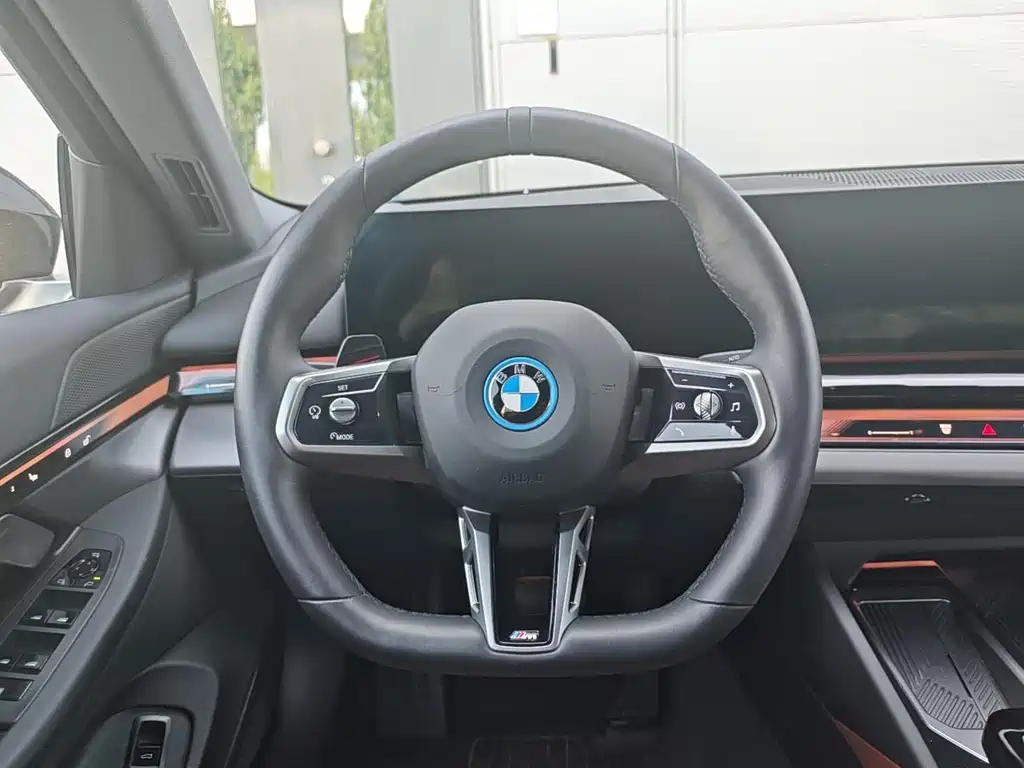 BMW i5 2025 — фото 7