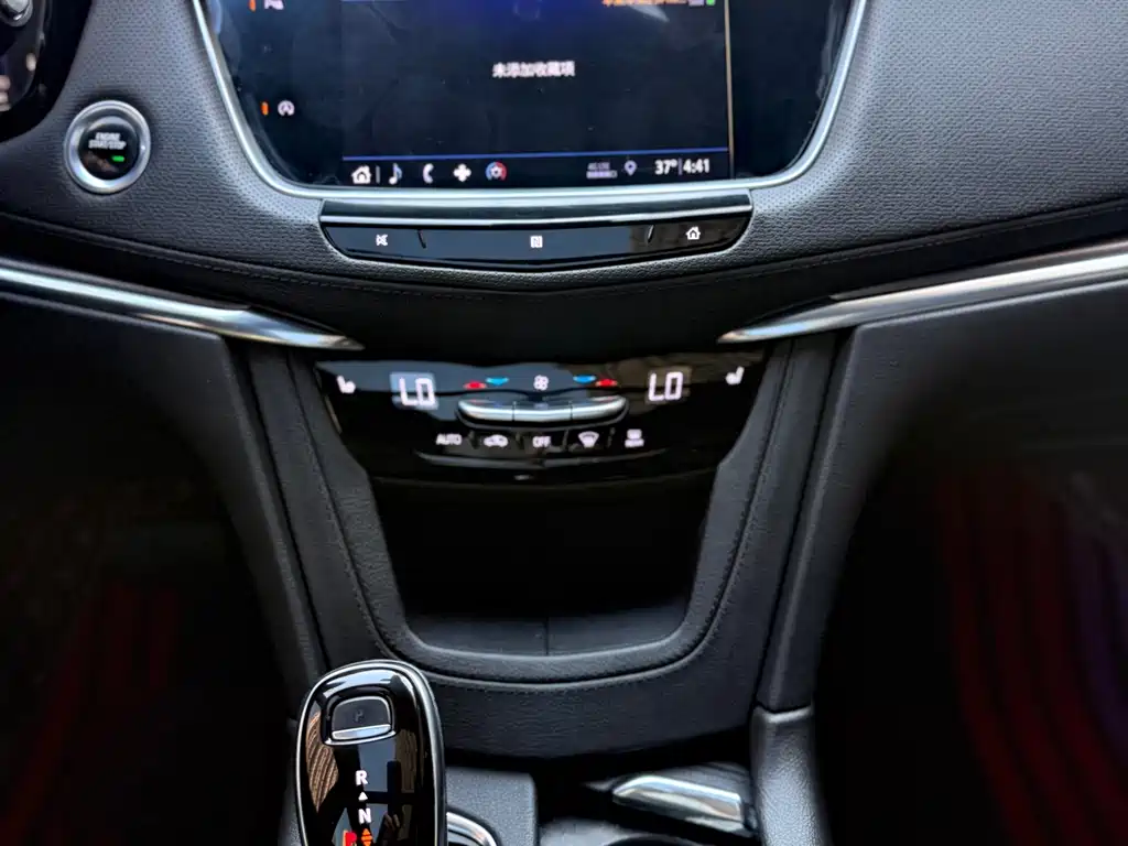 Cadillac XT5 2020 — фото 8