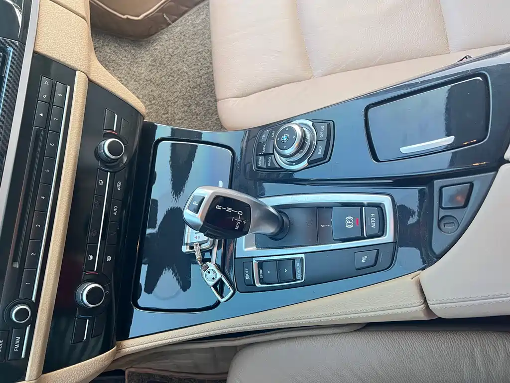 BMW 5 Series 2013 — фото 22