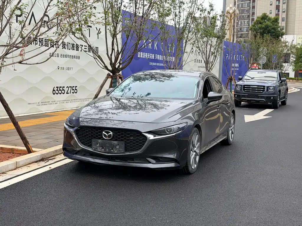 Mazda 3 Axela 2022 — фото 1