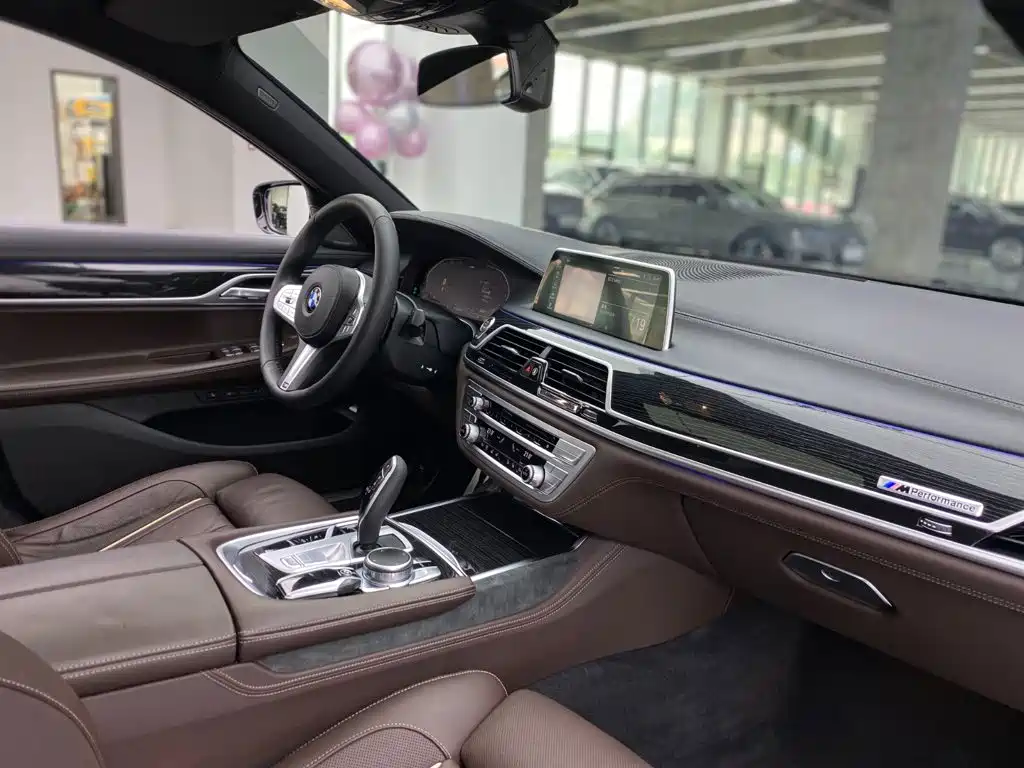 BMW 7 Series 2022 — фото 9