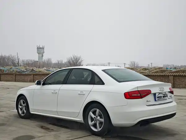 Audi A4L 2015