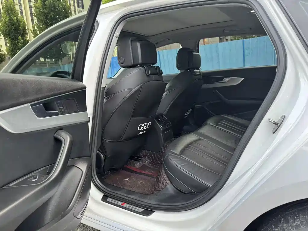 Audi A4L 2020