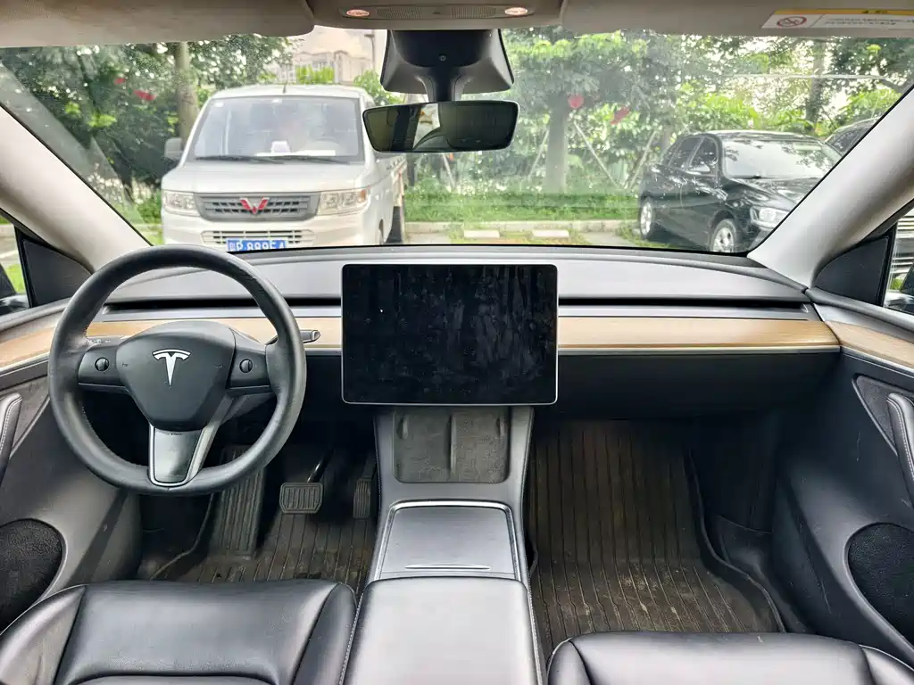 Tesla Model Y 2022 — фото 9