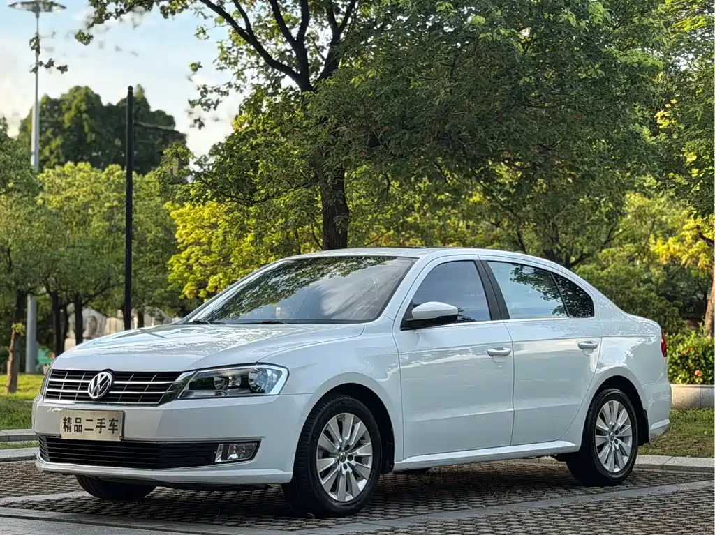 Volkswagen Lavida 2015