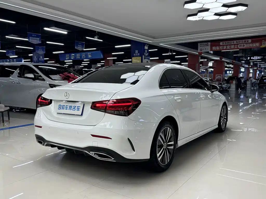 Mercedes-Benz A-Class 2019 — фото 16