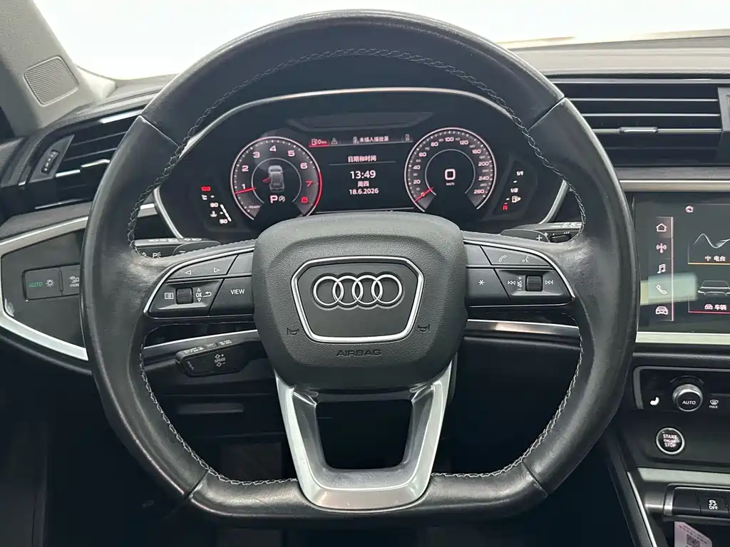 Audi Q3 2023 — фото 11