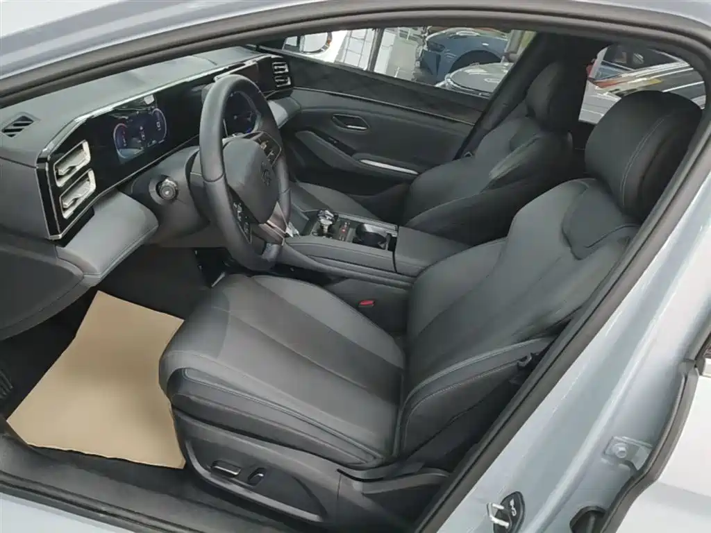 BYD Qin L 2025 — фото 15