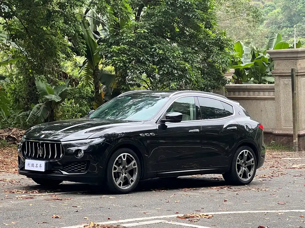 Maserati Levante 2018 — фото 1