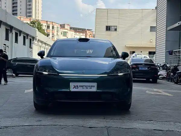 Luxeed R7 2025