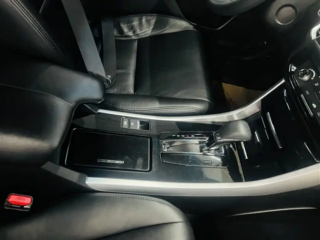Honda Accord 2018 — фото 9
