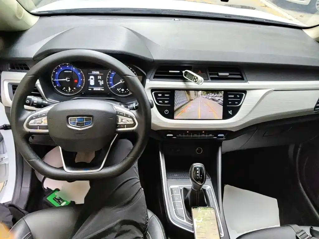 Geely Vision X3 2020 — фото 10
