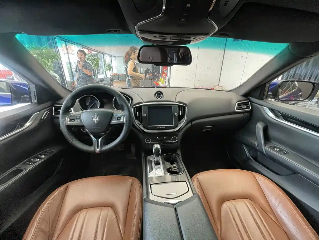 Maserati Ghibli 2015 — фото 12