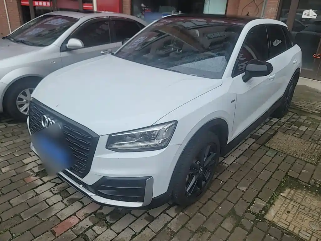 Audi Q2L 2020