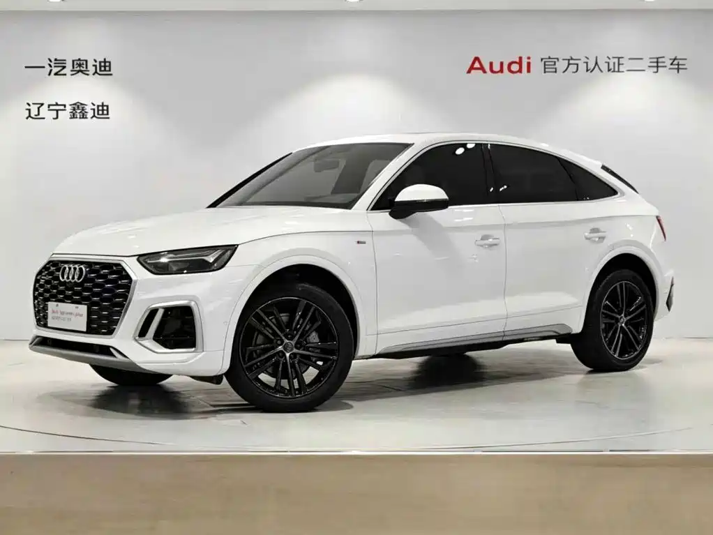 Audi Q5L Sportback 2022 — фото 1