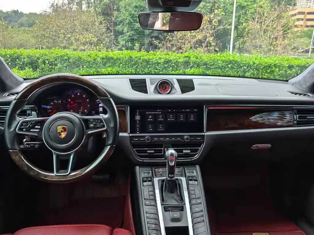 Porsche Macan 2021 — фото 9