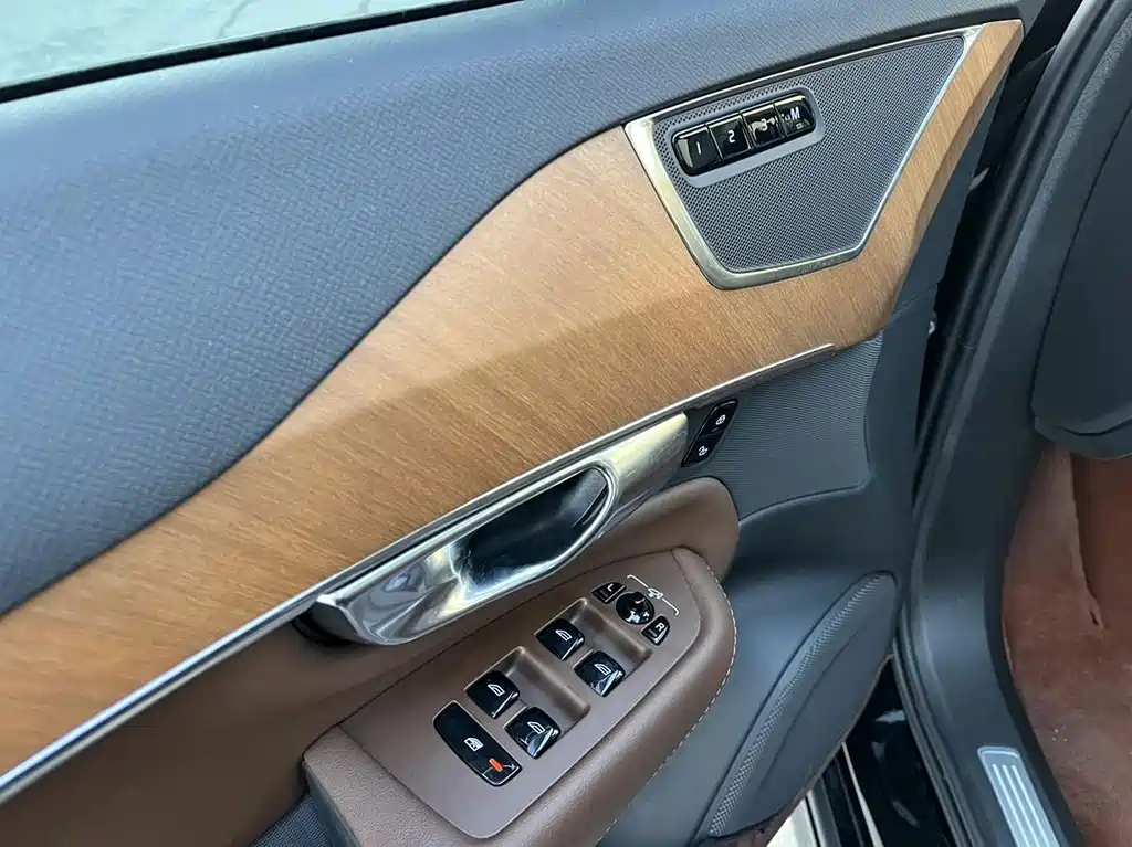 Volvo XC90 2025 — фото 13