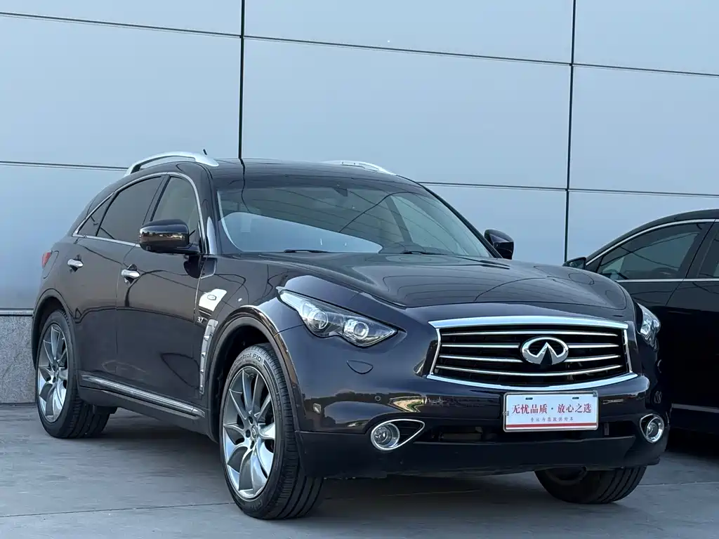 Infiniti QX70 2015