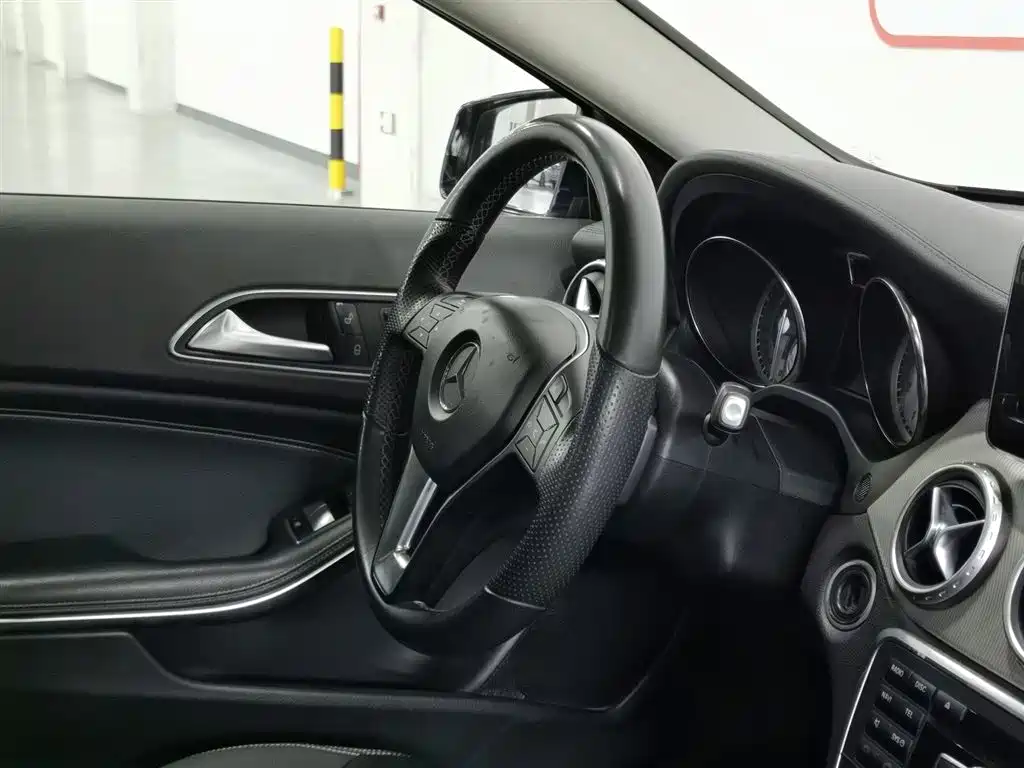 Mercedes-Benz GLA 2015 — фото 22