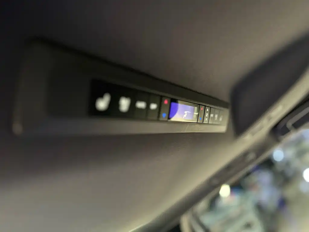 Toyota Sienna 2023 — фото 10