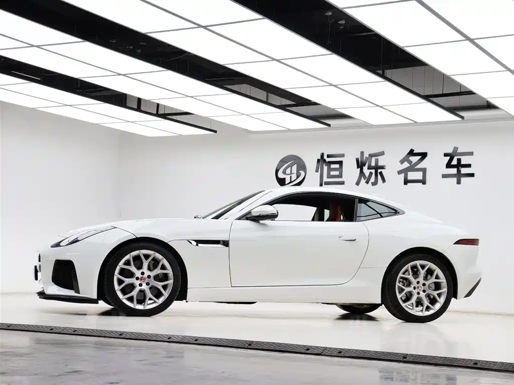 Jaguar F-TYPE 2019 — фото 28