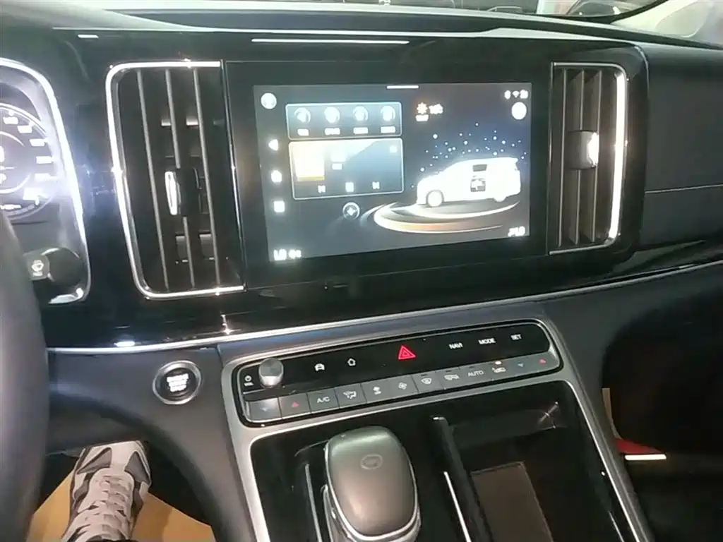 GAC Motor Trumpchi M8 2022 — фото 13