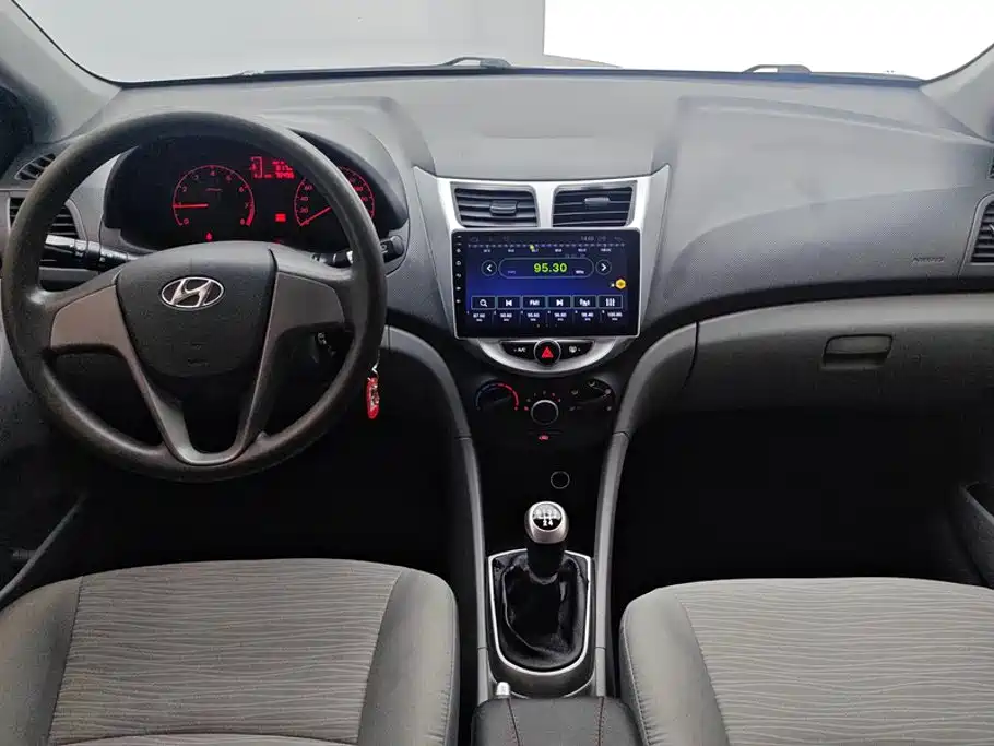 Hyundai Accent 2014 — фото 12