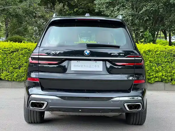 BMW X7 2025