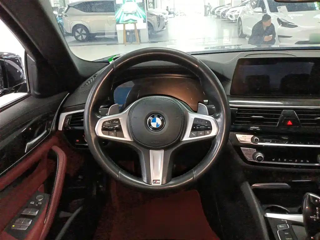 BMW 5 Series 2020 — фото 11