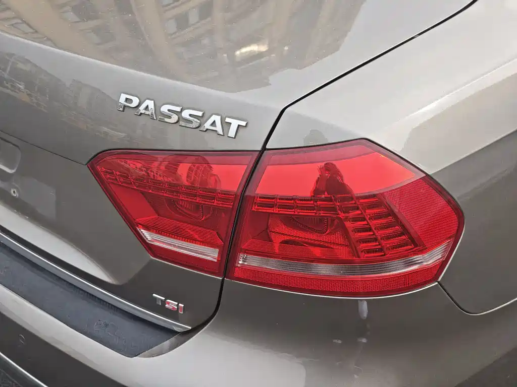 Volkswagen Passat 2014 — фото 15
