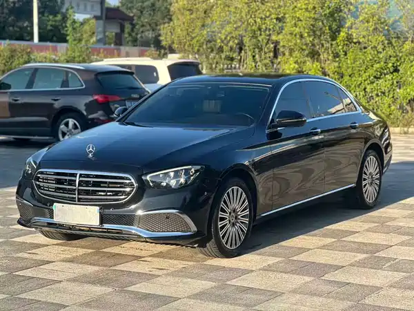 Mercedes-Benz E-Class 2022